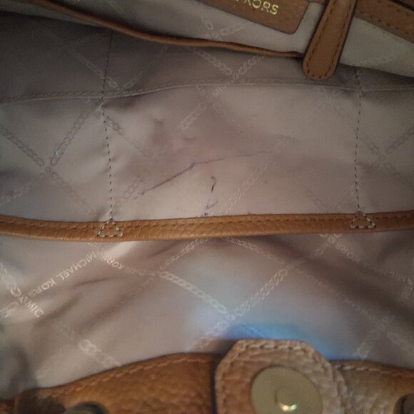 Michael Kors Large Alanis Soft Pebbled Leather Shoulder Bag - Picture 15 of 16